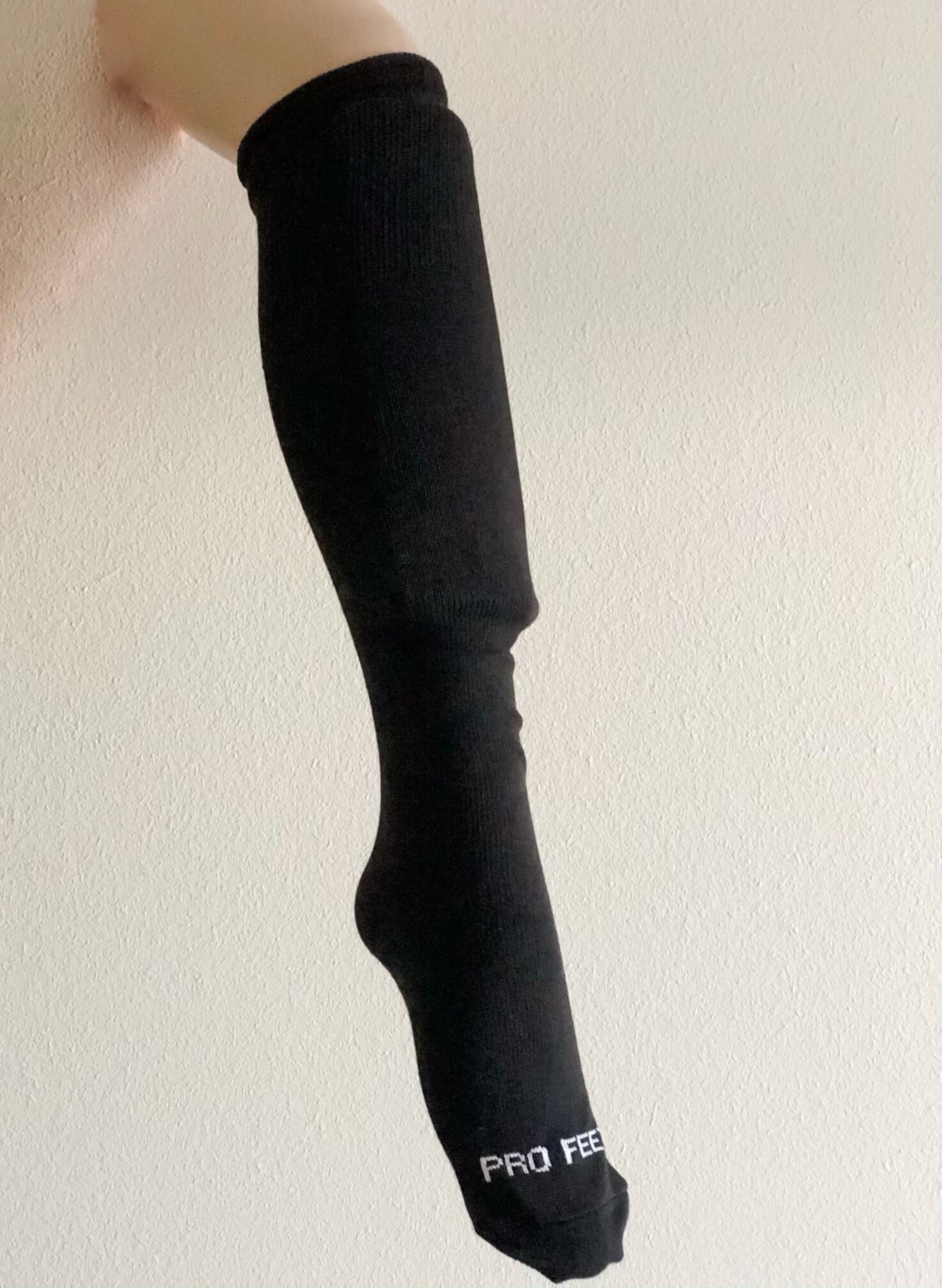 SHIN GUARD SOCKS- BLACK